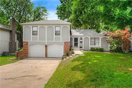 11605 W 99th Terrace Overland Park, KS 66214