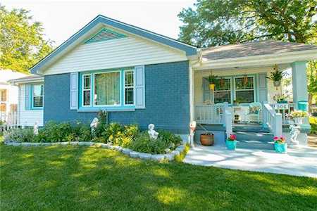 306 SE 4th St Lees Summit, MO 64063