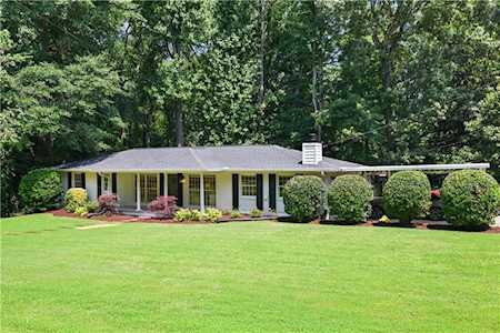 2148 Plantation Ln Chamblee, GA 30341