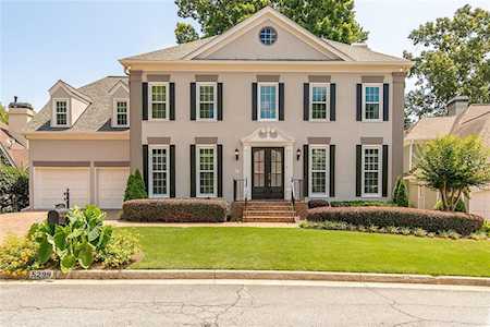 5299 Brookelake Dr Atlanta, GA 30338