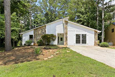 930 Lake Haven Ct Roswell, GA 30076