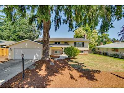7145 Valley View Dr Gladstone, OR 97027