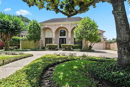 8844 Cedarspur Dr Houston, TX 77055