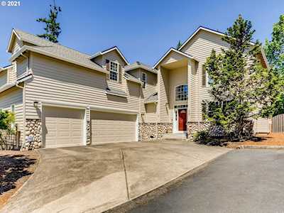 4785 NE Hidden Creek Dr Hillsboro, OR 97124