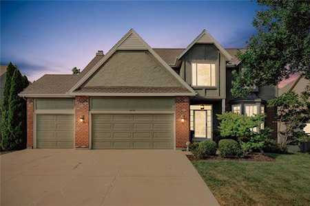 8008 W 154th St Overland Park, KS 66223