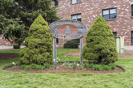 14 Mayberry Drive #6 Westborough, MA 01581