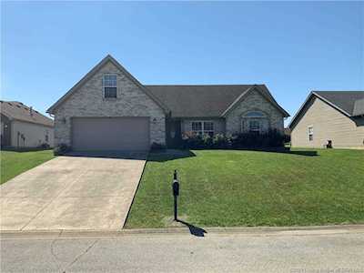 4434 Falling Leaf Dr Sellersburg, IN 47172