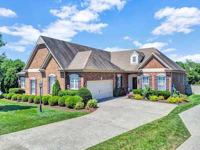 200 Cobbler Cir Hendersonville, TN 37075