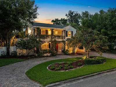 1476 Cleveland St Clearwater, FL 33755