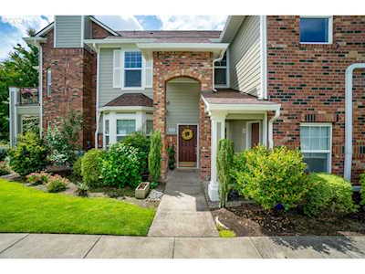 1170 NE 64th Ln #1210 Hillsboro, OR 97124