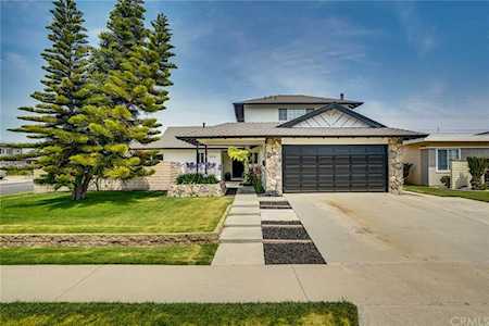 16742 Montclair Ln Huntington Beach, CA 92647