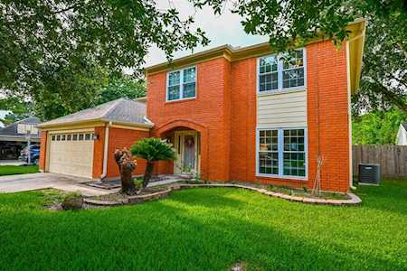 16510 Rainbow Lake Rd Houston, TX 77095