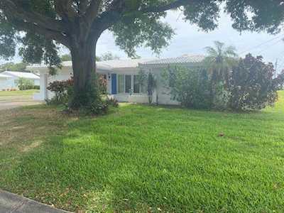 8959 143rd St Seminole, FL 33776