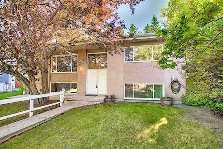 91 Chancellor Way NW Calgary, AB T2K 1Y3