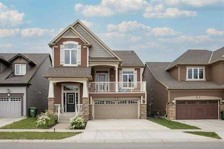 919 Windsong Dr SW Airdrie, AB T4B 0N5