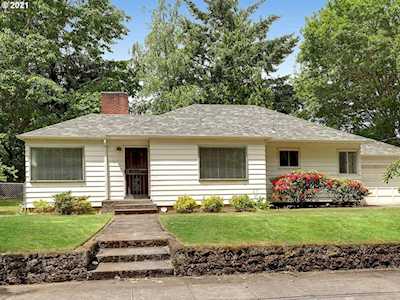 5833 SE 41st Ave Portland, OR 97202