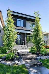 2228 28 Ave SW Calgary, AB T2T 1K7
