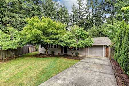 1322 165th Ave NE Bellevue, WA 98008