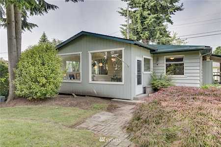 8133 30th Ave SW Seattle, WA 98126