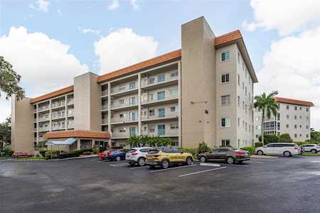 1650 1st Ave W #302B Bradenton, FL 34205