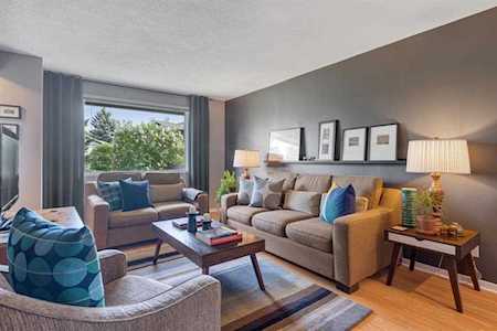 203 Lynnview Rd SE #101S Calgary, AB T3C 2C6