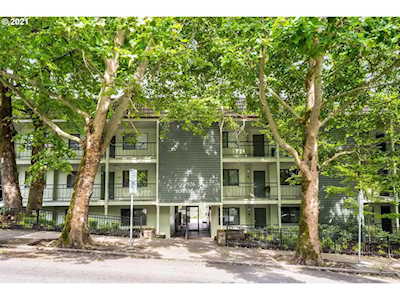 4926 S Corbett Ave #404 Portland, OR 97239