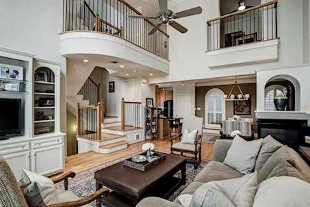 2419 W Main St Houston, TX 77098