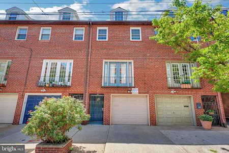 782 S Front St Philadelphia, PA 19147
