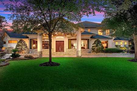 13 Eagles Wing Magnolia, TX 77354