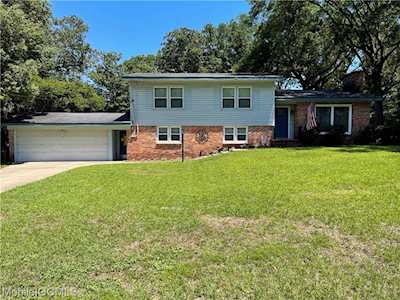 5804 S St Gallen AVENUE Mobile, AL 36608