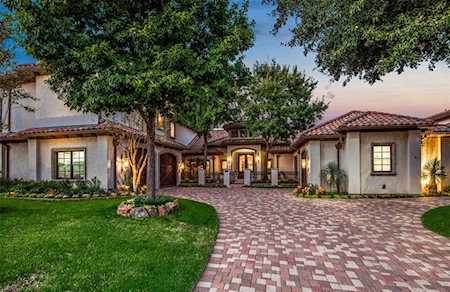 1717 Cottonwood Valley Circle S Irving, TX 75038