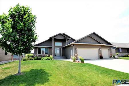 1001 Rosewood Dr Harrisburg, SD 57032