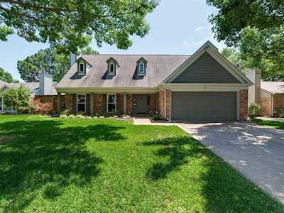 527 Chasewood Drive Grapevine, TX 76051