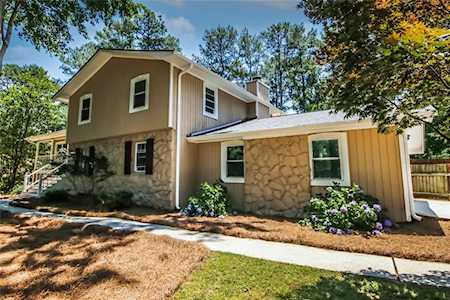 4627 Brunning Ct Dunwoody, GA 30338