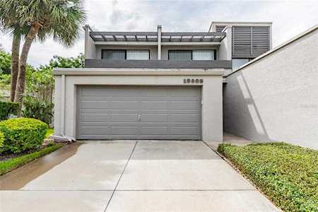 13605 Twin Lakes Ln Tampa, FL 33618