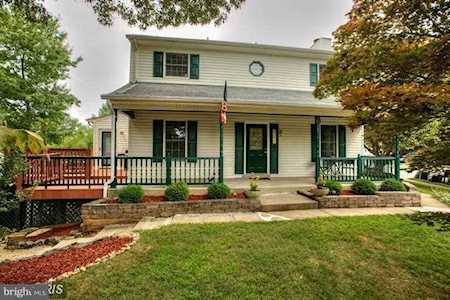 5820 Silchester St Burke, VA 22015
