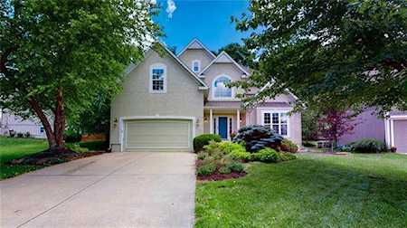 4507 Aminda St Shawnee, KS 66226