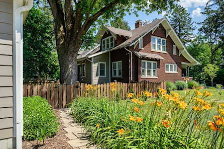 284 W Kenworth Road Columbus, OH 43214