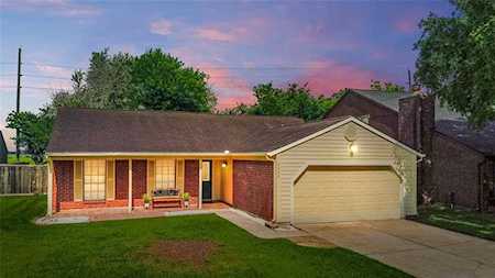 2535 Country Place Dr Richmond, TX 77406
