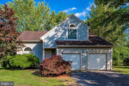2960 Mockernut Herndon, VA 20171