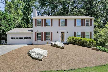 555 Sailwind Dr Roswell, GA 30076