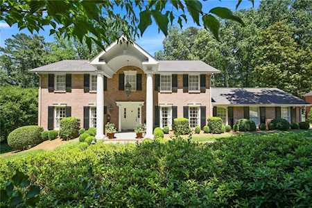 6135 Riverwood Dr Atlanta, GA 30328