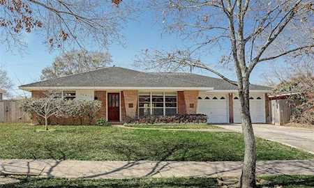 10818 Moonlight Dr Houston, TX 77096