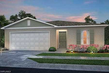 820 Franklin Ct Immokalee, FL 34142