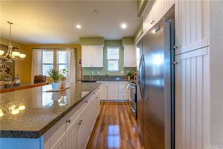 2989 E Pacific Coast Highway Signal Hill, CA 90755