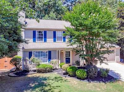 3243 Long Indian Creek Ct Alpharetta, GA 30022