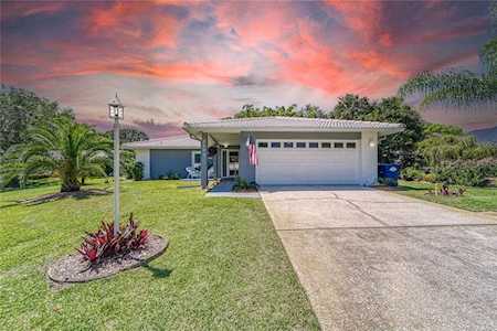 2950 Kenmore PLACE Palm Harbor, FL 34684