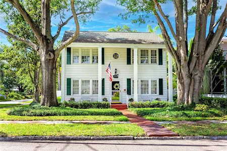 195 29th Ave N St. Petersburg, FL 33704