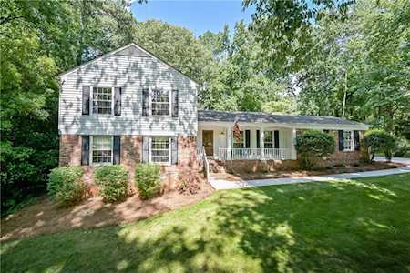 221 Candlestick Ct SE Marietta, GA 30067