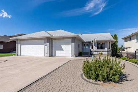 2328 Crestwood Dr SE Medicine Hat, AB T1B 4